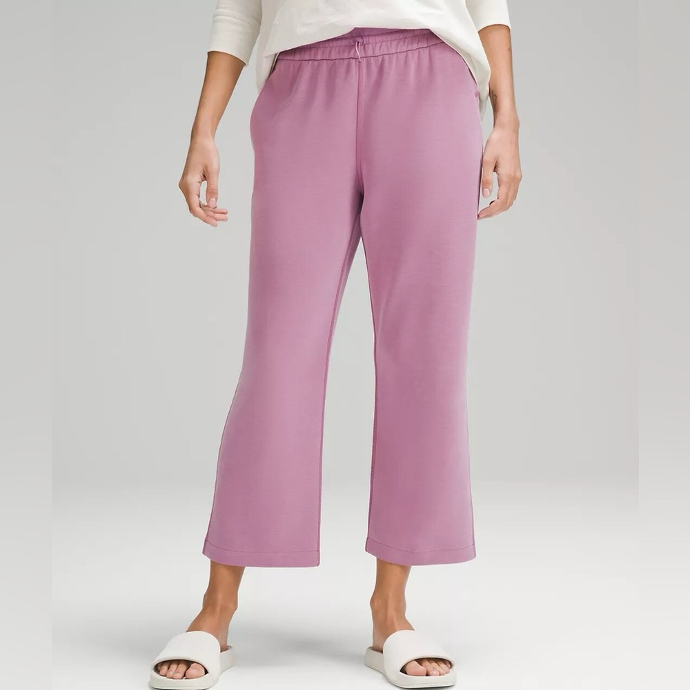 Lululemon softstreme cropped pants